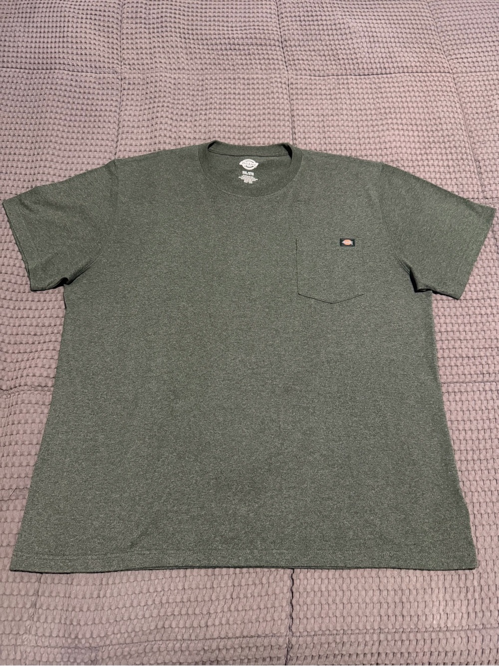 Dickies Men's Short Sleeve Pocket Tee in Olive